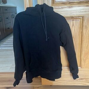 ARITZIA TNA cozy boyfriend fleece sweatshirt